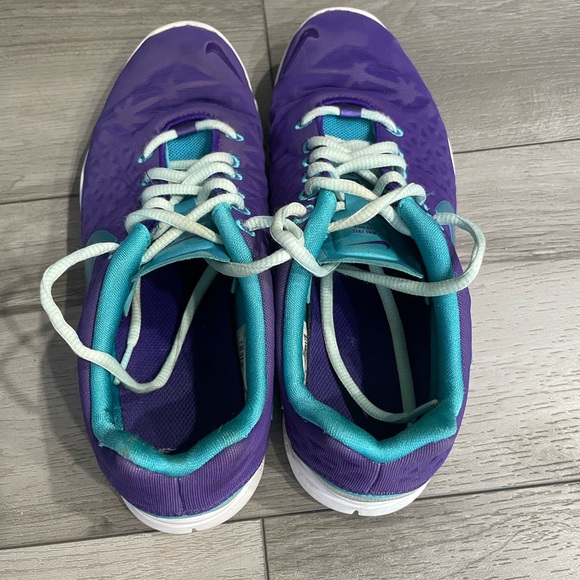 NIKE Women shoes - Picture 2 of 4